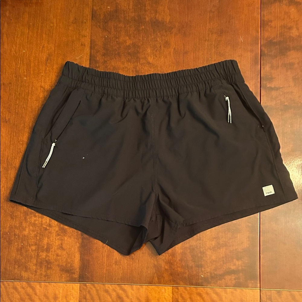 Vuori - Black Athletic Shorts - L